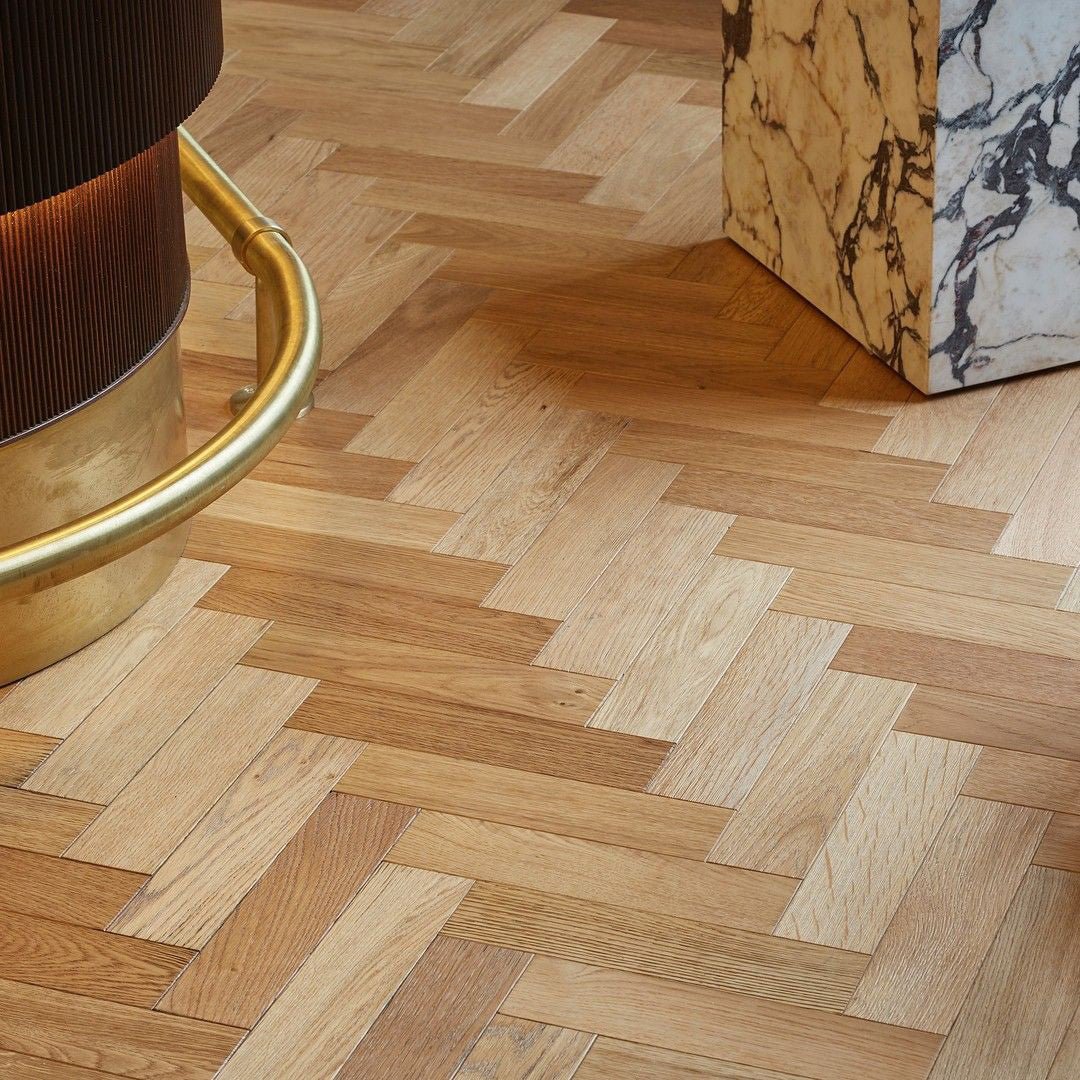 Oil_Vs_Lacquer_Wood_Flooring_-_Lusso_UV_Oiled_European_Oak_Herringbone_Engineered_Wood_Flooring_125_x_153mm